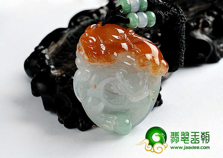 糯冰种淡三彩缅甸翡翠A货神龙戏珠挂件