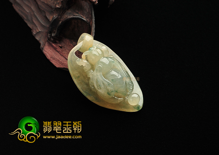 冰种黄翡飘花缅甸翡翠A货甜甜蜜蜜挂件
