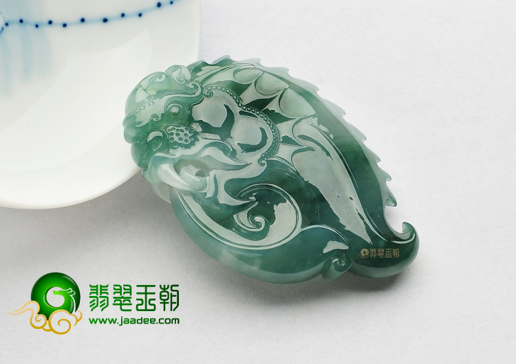 冰种飘花缅甸翡翠A货龙头挂件