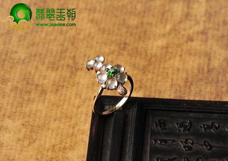 冰玻种无色/阳绿缅甸翡翠A货镶玫瑰金戒指(真钻)