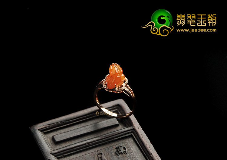 糯冰种黄翡缅甸翡翠A货镶玫瑰金貔貅戒指(真钻)