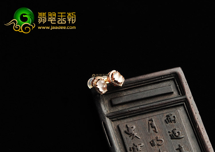 冰玻种无色缅甸翡翠A货镶玫瑰金葫芦耳钉(真钻)