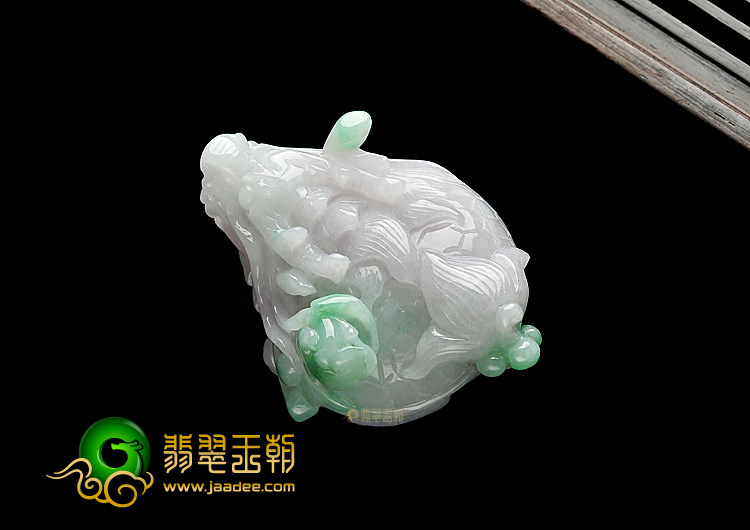 糯冰种春带彩缅甸翡翠A货龙头龟挂件