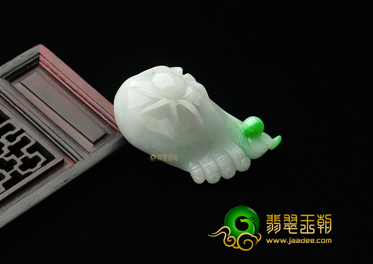 糯冰种飘翠缅甸翡翠A货知足常乐挂件
