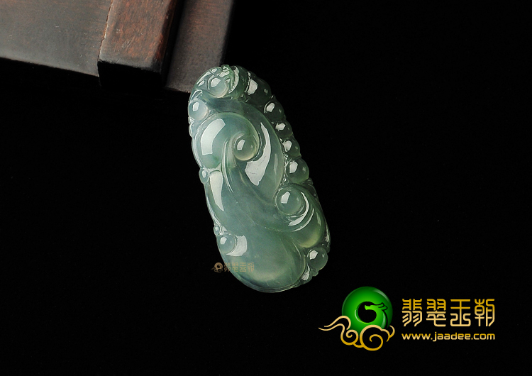 冰种飘花缅甸翡翠A货如意挂件