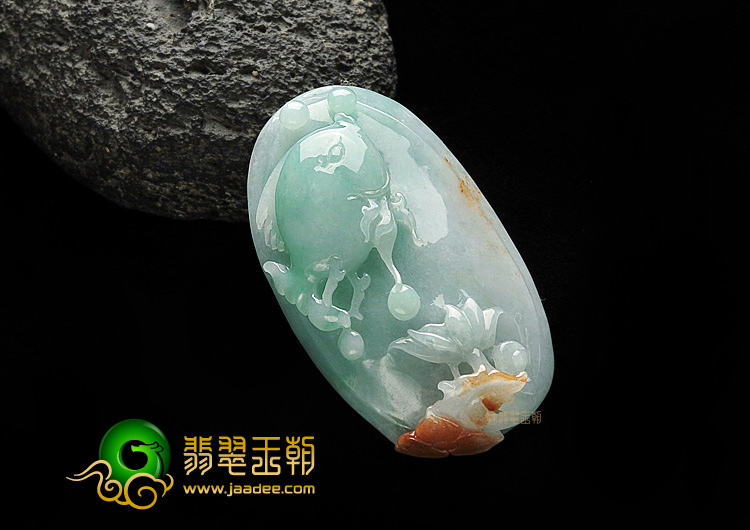 (超值推荐)糯冰种三彩缅甸翡翠A货年年有余挂件
