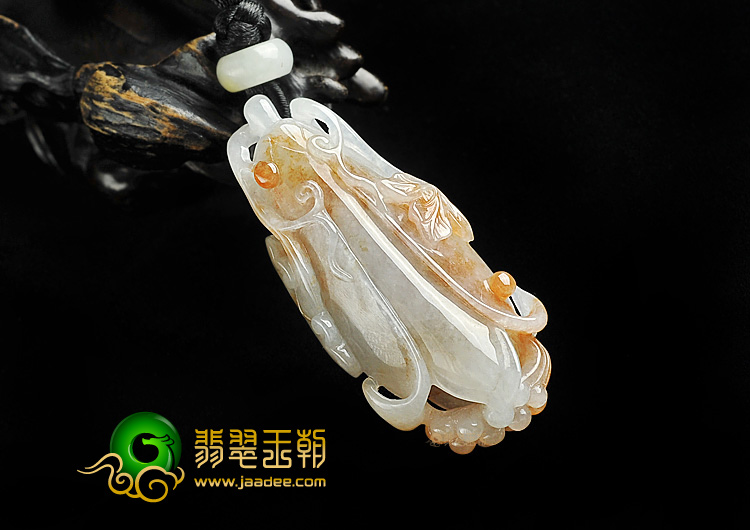 糯冰种褐红翡玉兰花挂件
