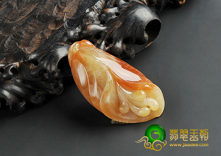 糯冰种红黄翡玉兰花挂件