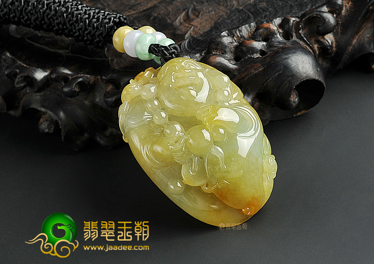 糯冰种褐黄翡纳福挂件