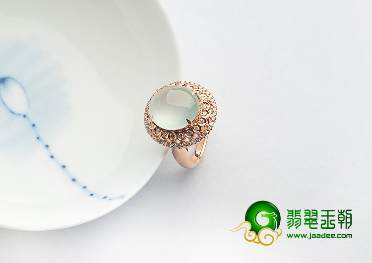 冰玻种淡晴水镶玫瑰金戒指(真钻)