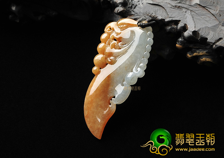 糯冰种褐黄翡仿古龙挂件