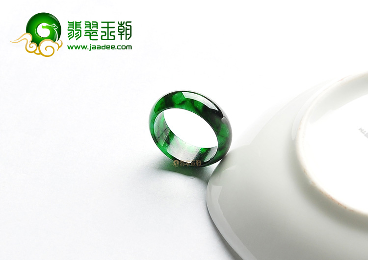 糯冰种癣加绿指环