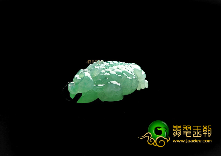 糯冰种绿晴水招财进宝挂件