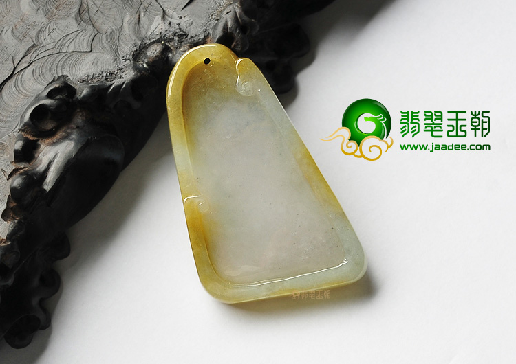糯冰种褐黄翡仿古龙挂件