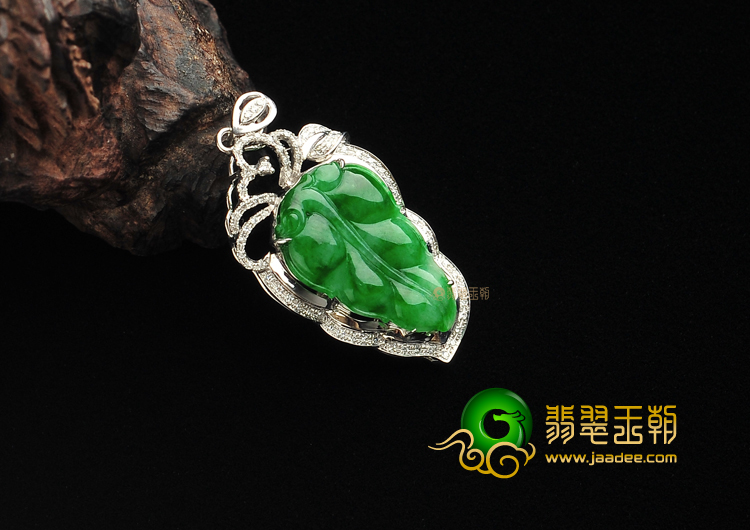 糯冰种翠色镶白金金枝玉叶胸坠(真钻)