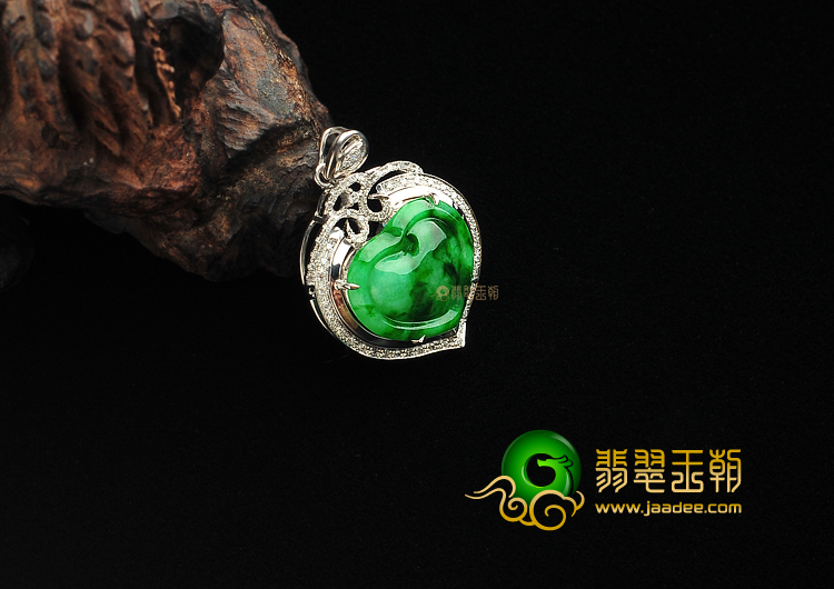 糯冰种飘翠镶白金心心相印胸坠(真钻)