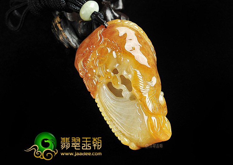 糯冰种褐黄翡龙头鱼挂件