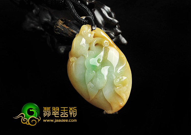 糯冰种黄加绿寿桃挂件