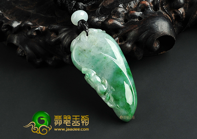 糯冰种翠色福瓜挂件