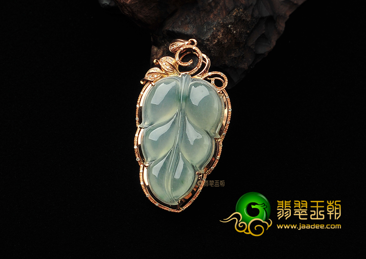 冰种略飘花镶玫瑰金金枝玉叶胸坠(真钻)