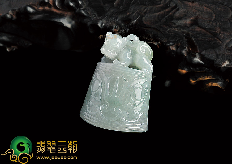 糯冰种晴水钟上发财挂件