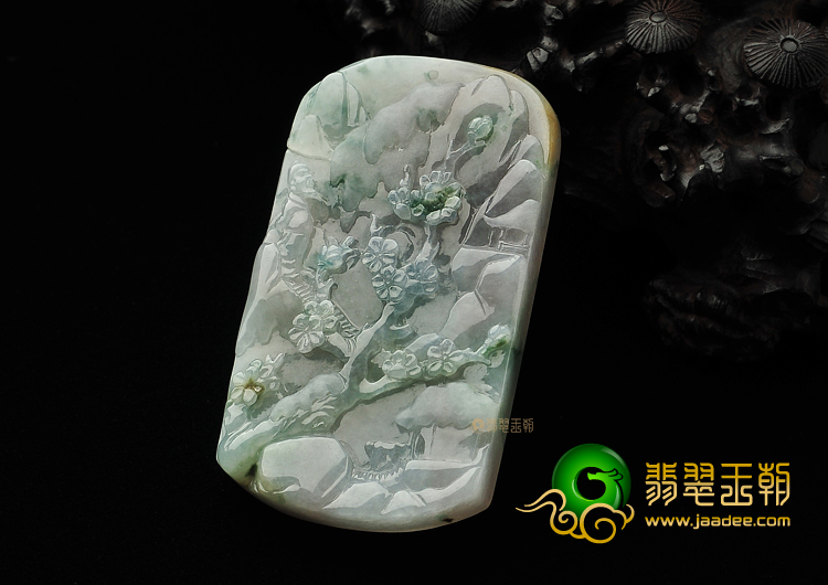 糯冰种淡三彩赏梅挂件