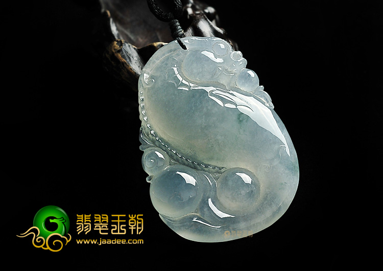 冰种飘花龙头鱼挂件