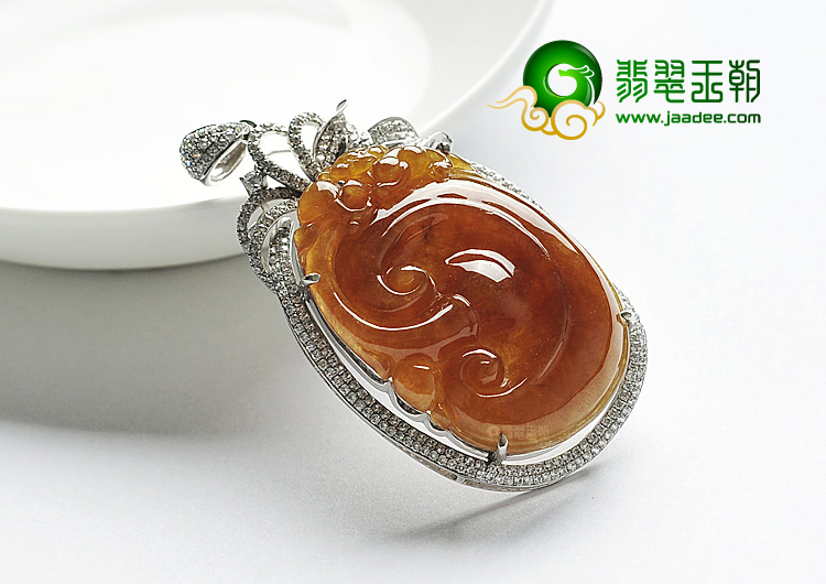 糯冰种褐黄翡镶白金如意胸坠(真钻)