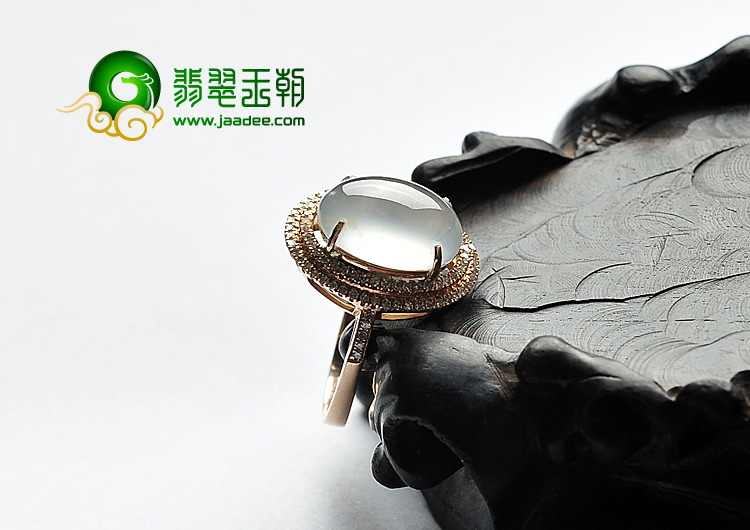 冰玻种淡晴水镶玫瑰金戒指(真钻)