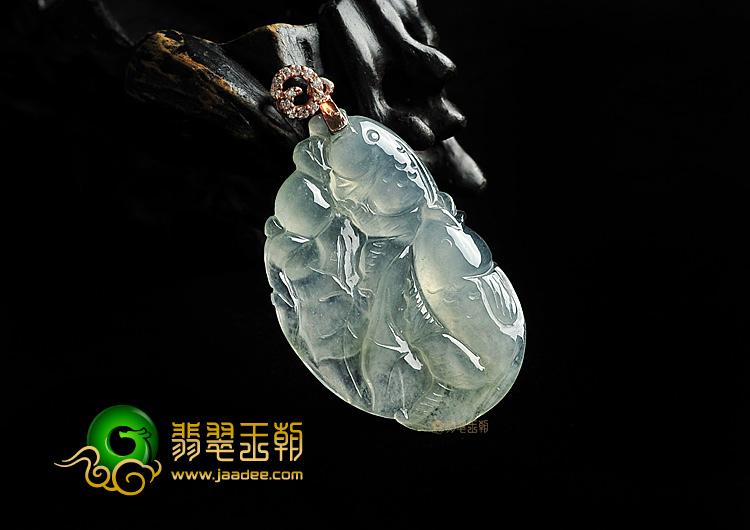 冰种晴水年年有余挂件