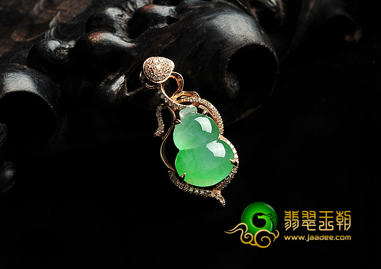 冰种翠色镶玫瑰金葫芦胸坠(真钻)