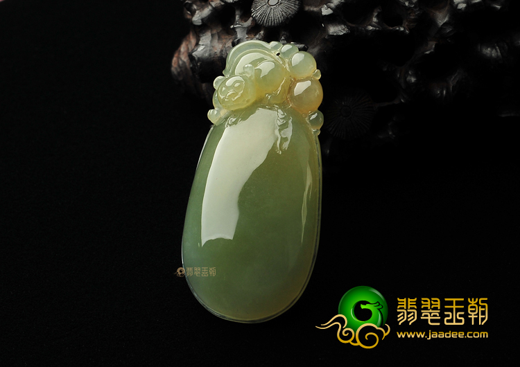 糯冰种褐黄翡福瓜挂件