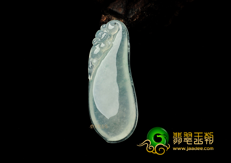 冰种略飘花福瓜挂件