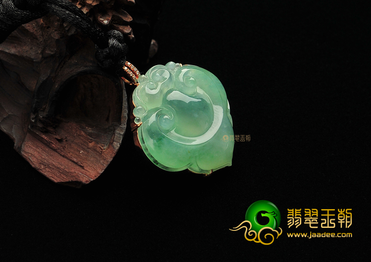 冰种晴水镶玫瑰金如意胸坠(真钻)