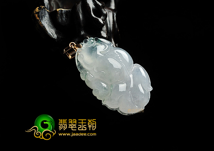 冰种略飘花金鱼挂件