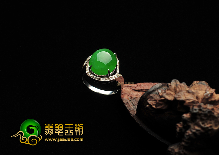 冰种阳绿镶白金戒指（真钻）