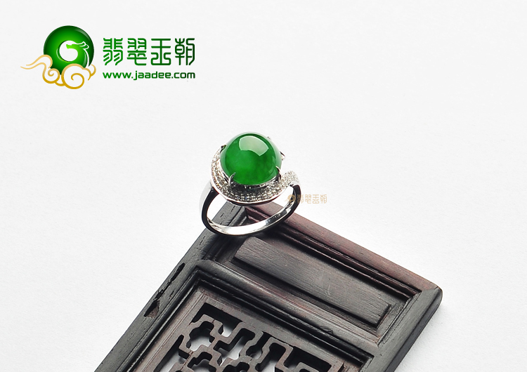 冰种阳绿镶白金戒指（真钻）