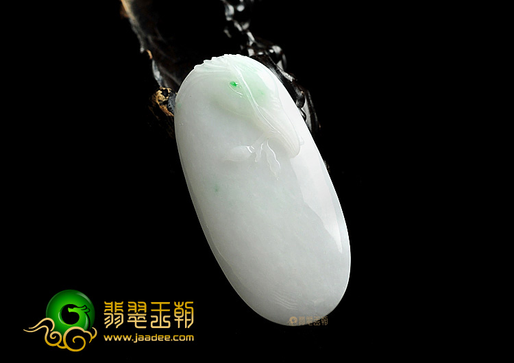 糯冰种白底青鹰头挂件