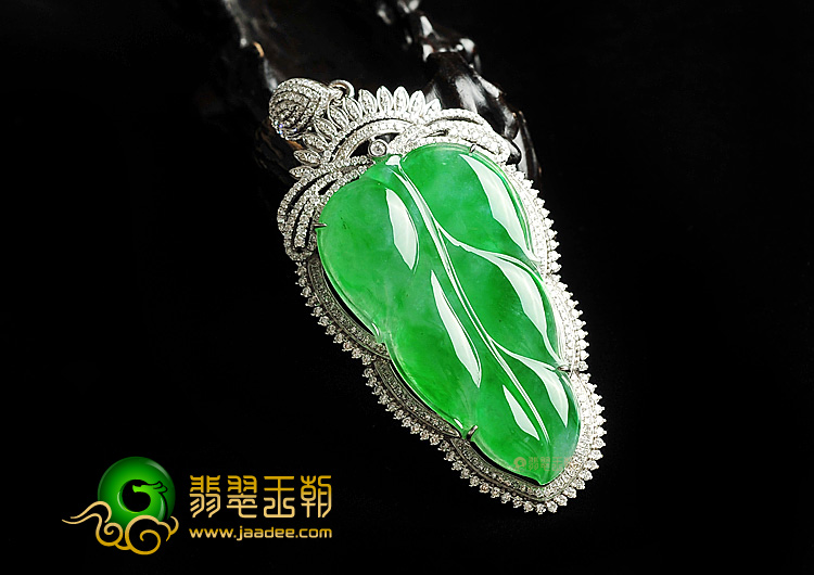 (超值推荐)冰种阳绿镶白金金枝玉叶胸坠（真钻）