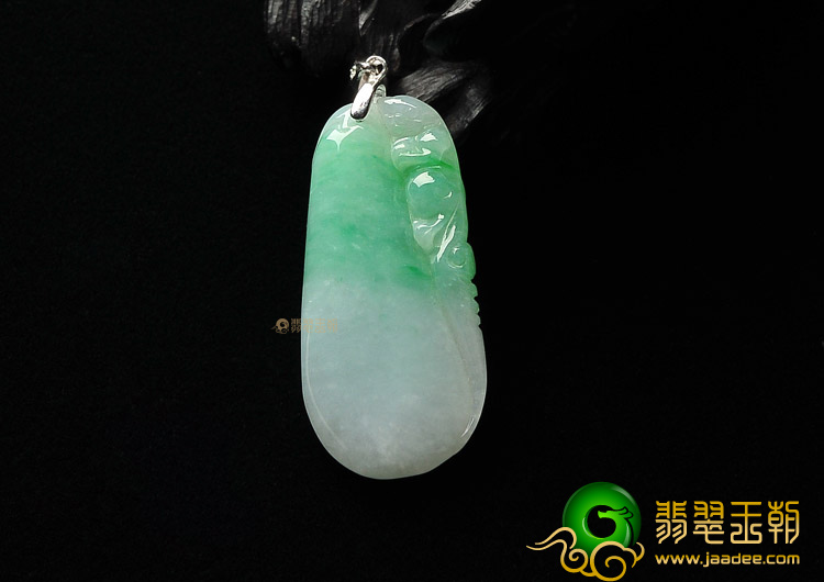 糯冰种飘翠福瓜挂件