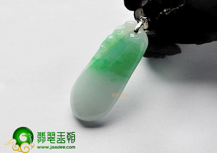 糯冰种飘翠福瓜挂件