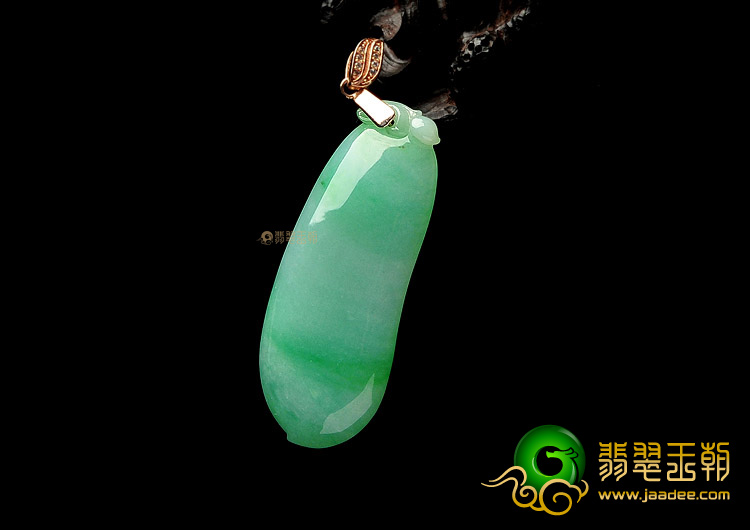 糯冰种飘翠福瓜挂件