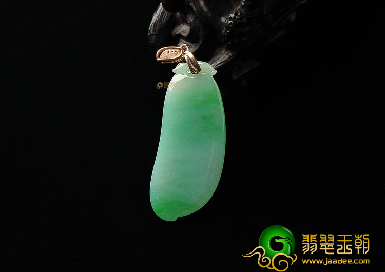 糯冰种飘翠福瓜挂件