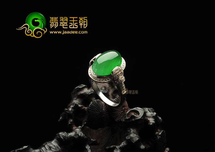 冰种翠色镶白金戒指（真钻）