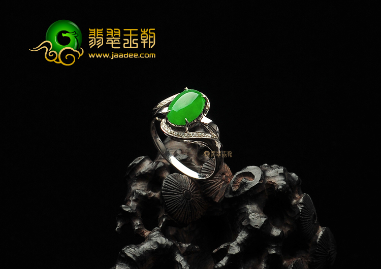 冰种翠色镶白金戒指（真钻）