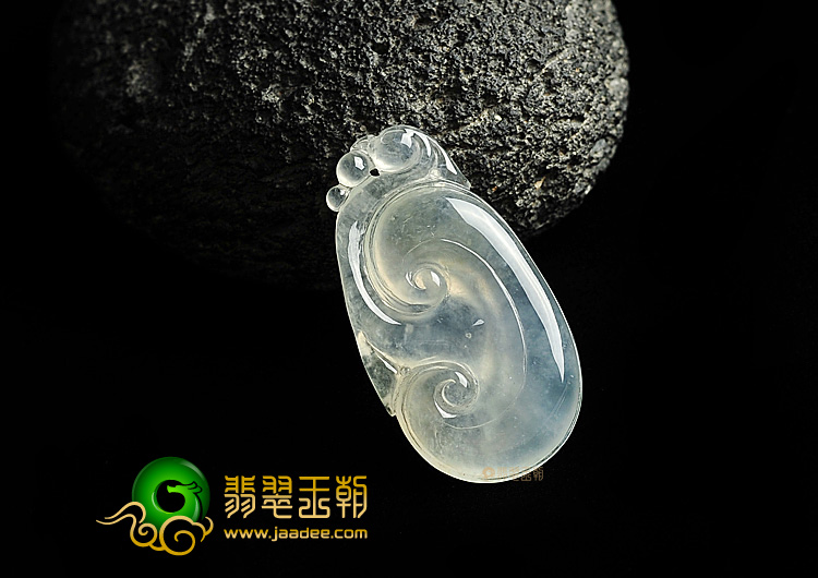 冰种淡黄翡如意挂件