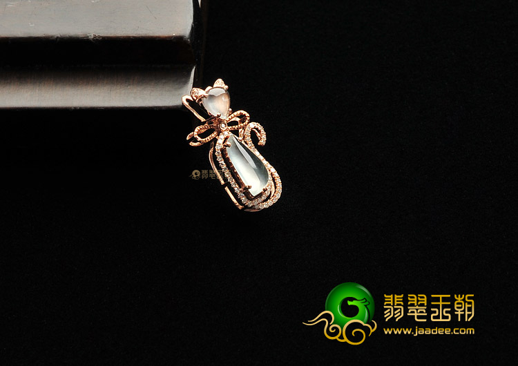 玻璃种无色镶玫瑰金小猫胸坠（真钻）
