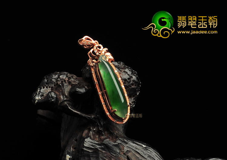冰种飘花镶玫瑰金福瓜胸坠（真钻）