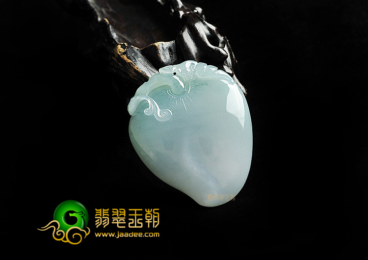 糯冰种晴水寿桃挂件