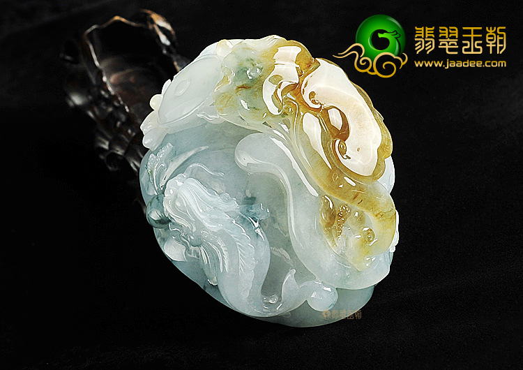 糯冰种褐黄翡飘花龙头鱼手玩件